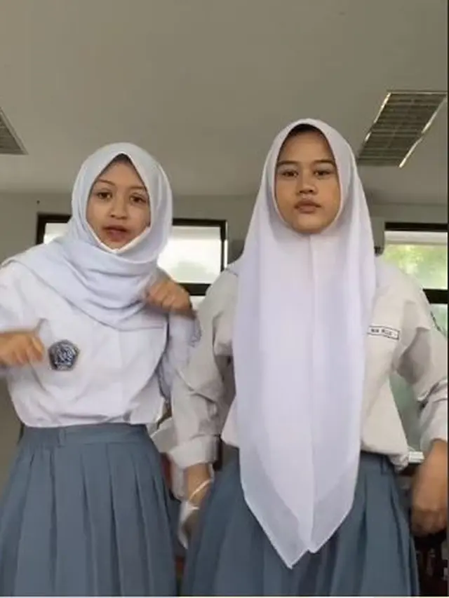 6 Potret Halda Adik Arafah Rianti saat Pakai Seragam SMA Ini Curi Perhatian