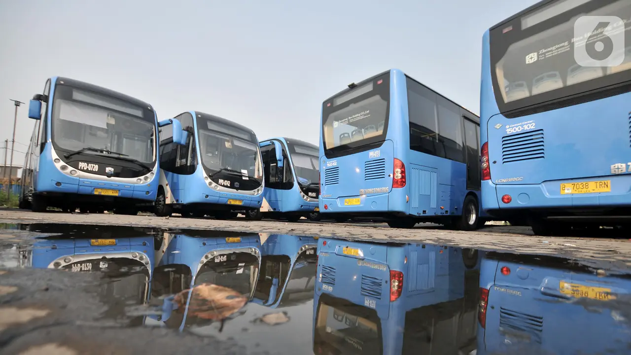 Wajah Baru Bus Transjakarta Zhong Tong