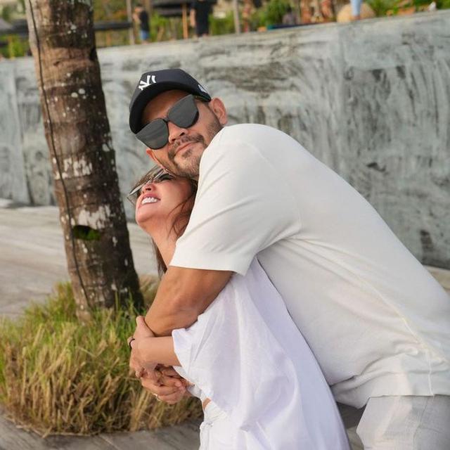 Dewi Perssik dan Rian Ibram