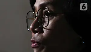 Menteri keuangan Sri Mulyani saat diwawancarai oleh Liputan6 di Kementerian Keuangan, Jakarta, Kamis (16/3/2023). (Liputan6.com/Herman Zakharia)