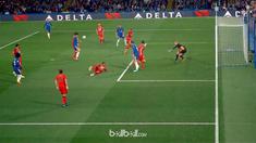 Berita video bek Marcos Alonso memiliki gol yang tak disengaja untuk Chelsea saat menghadapi Huddersfield. This video presented by BallBall.