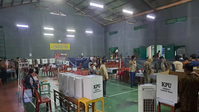 Suasana sebelum pencoblosan Pemilu 2024, di salah satu TPS di Kabupaten Tangerang, 14 Februari 2024