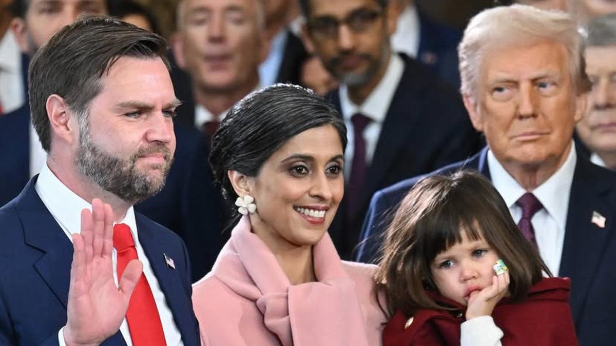Tampilan Memukau Serba Pink Usha Vance, Ibu Negara Ke-2 Amerika Serikat Berdarah India saat Hadir di Pelantikan Donald Trump dan Suaminya