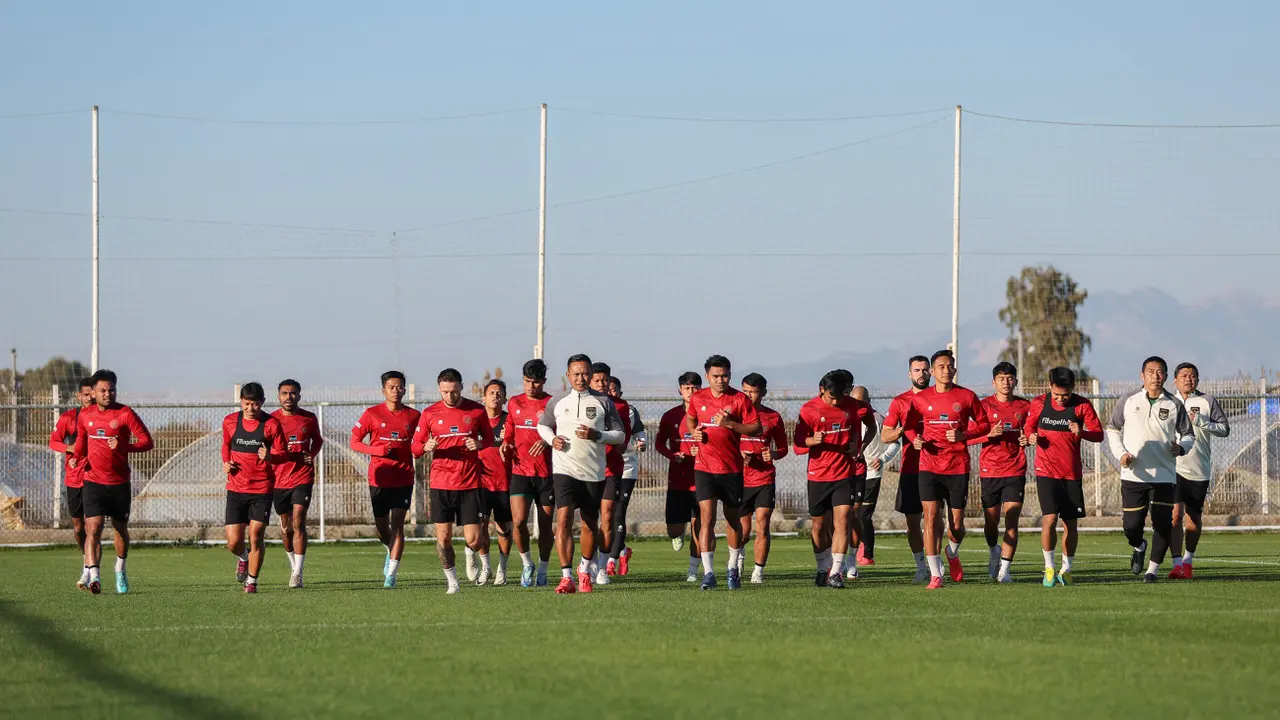 Foto: Penampakan Jordi Amat saat Latihan Bersama Timnas Indonesia di Turki