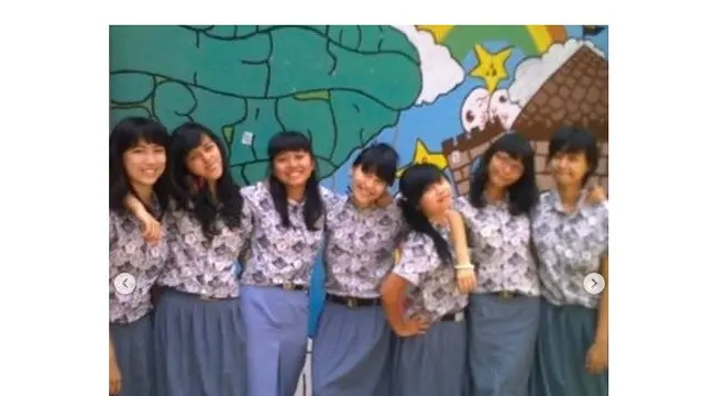 Foto Lawas 7 Seleb Cewek Saat Pakai Seragam Identitas Sekolah, Curi Perhatian