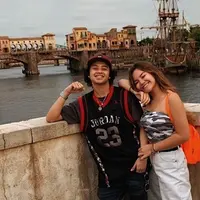 Potret kemesraan Bastian Steel dan Shafa Harris (Sumber: Instagram/@shafaharris)