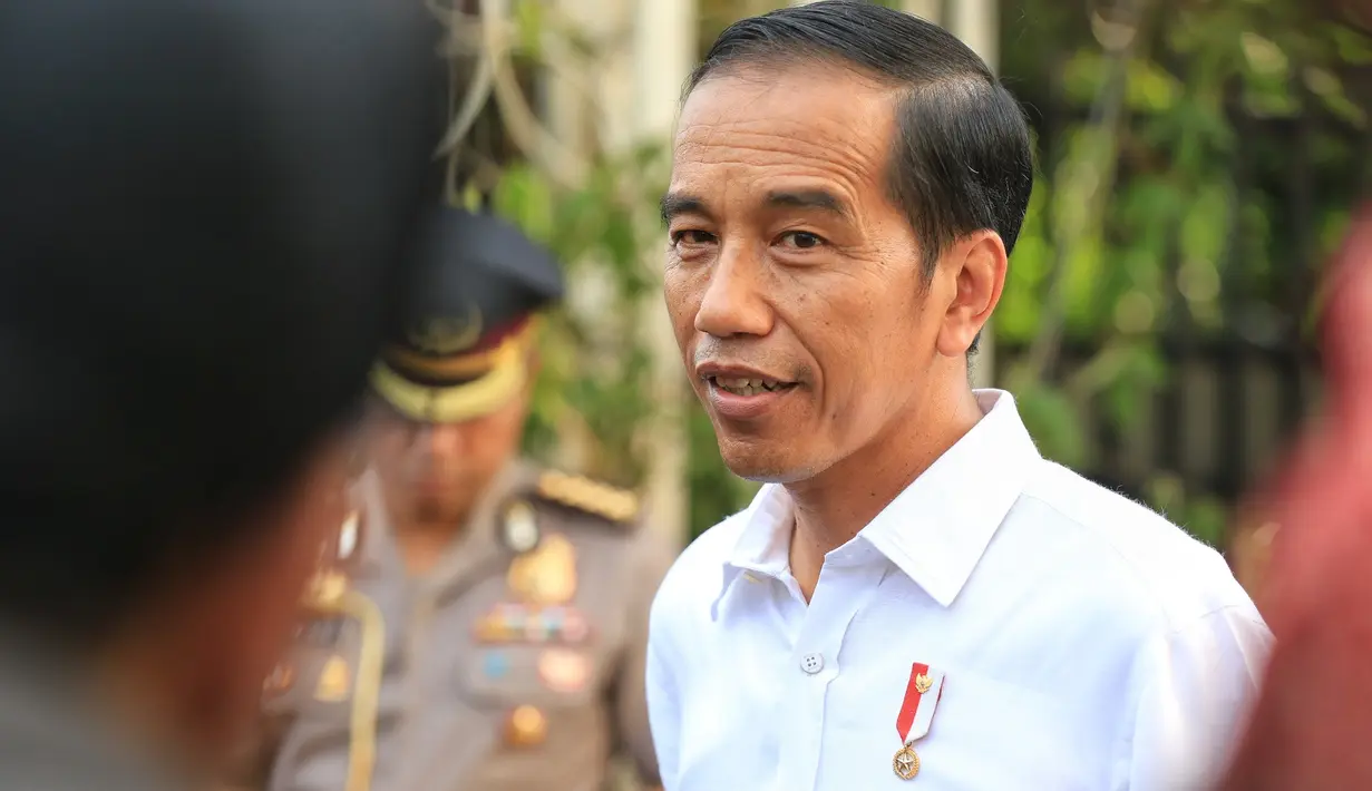 Presiden Jokowi akan mengundang ribuan tamu dalam acara pernikahan putri keduanya, Kahiyang Ayu dan Bobbu Nasution. Pernikahan akan dihelat pada Rabu, (8/11) di gedung Graha Saba Buana. (Adrian Putra/Bintang.com)