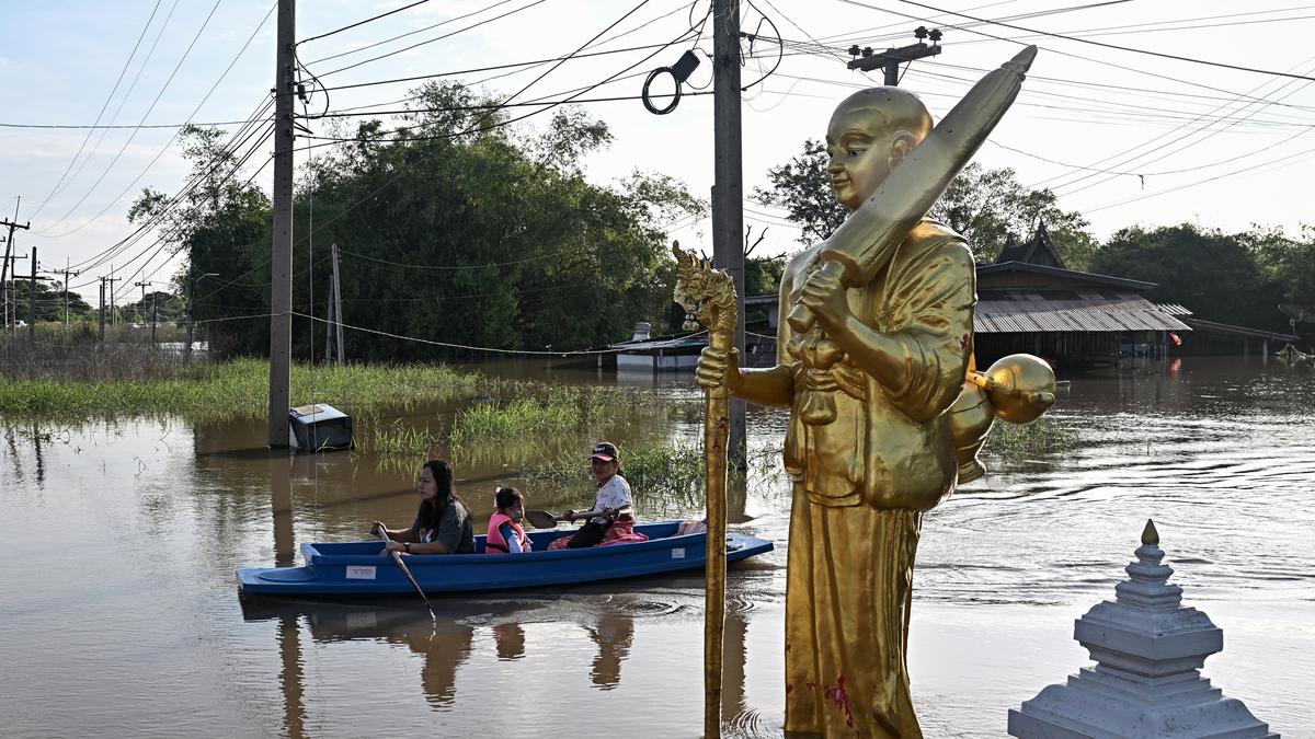 Pencarian Wisatawan Terjebak Banjir Thailand Berujung Ketahuan Selingkuh