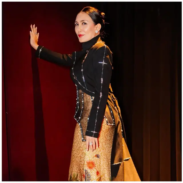 6 Gaya Fashion Rieke Diah Pitaloka di Premiere AGEN +62, Sentuhan Etnik Memukau