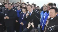 Sneakers Capres Korea Selatan Lee Jae-myung Laku Keras di Pasaran, Kok Bisa?