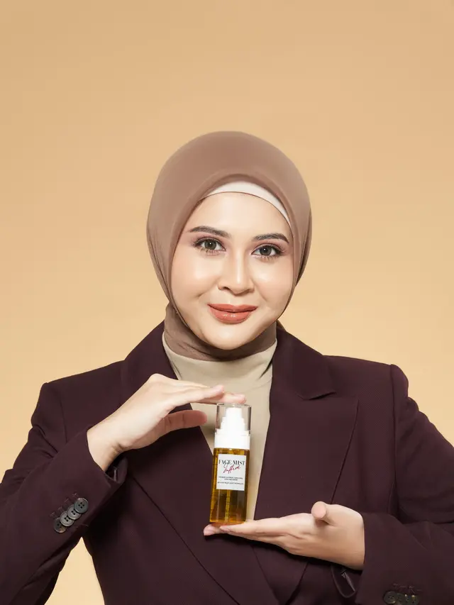 Kesha Ratuliu memperkenalkan produk Saffreskin Multipurpose Facemist/dok. Kesha Ratuliu