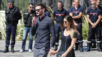 Kiper Prancis Gandeng Istri Sambangi Lokasi Teror Truk Maut 