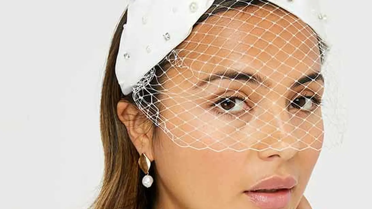 Taylor bridal embellished headband/Hello Magazine