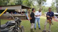 Menteri Pariwisata dan Ekonomi Kreatif, Sandiaga Uno saat mendatangi Desa Wisata Pentagen, Kerinci, Jambi