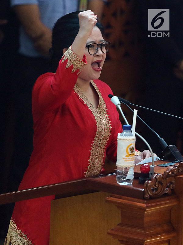 Puan Maharani memberikan pidato pertamanya sebagai Ketua DPR RI 2019-2024 di kompleks parlemen, Senayan, Jakarta, Selasa (1/10/2019). Sesuai hasil rapat konsultasi dan perwakilan parpol pimpinan DPR Puan Maharani dari PDIP resmi sebagai Ketua DPR RI. (Liputan6.com/Johan Tallo)