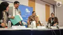 Kepala BPOM Penny K Lukito (tengah) memberikan keterangan dalam konferensi pers di Gedung BPOM Jakarta, Jumat (11/10/2019). Produsen farmasi yang memiliki produk ranitidin diberi waktu 80 hari untuk menarik produk mereka dari pasaran. (Liputan6.com/Faizal Fanani)