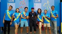 Para pacer yang membantu peserta-peserta lari tiket.com Kudus Relay Marathon (TKRM) 2018 di Kudus, Minggu (21/10/2018). (dok. Istimewa)