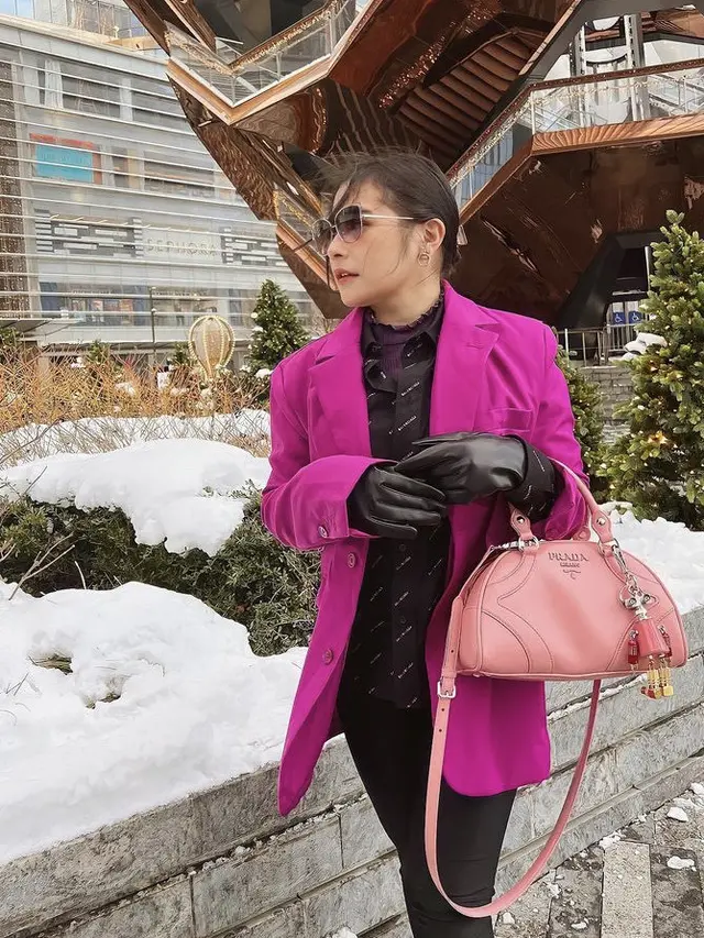 Tas Mewah Prilly Latuconsina Lengkapi Penampilannya di Amerika Serikat, Cek Harganya (Instagram/prillylatuconsina96).