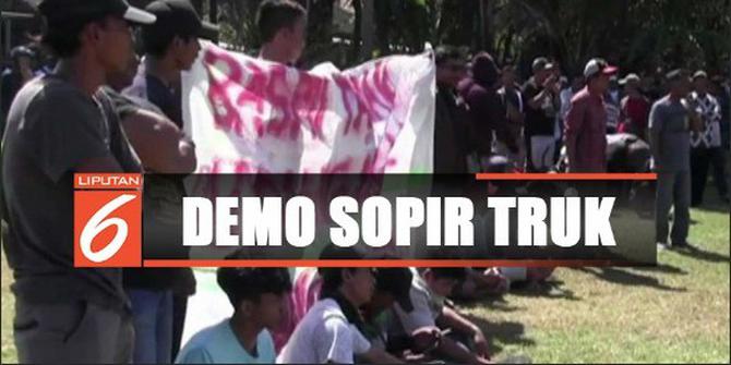 Tak Terima Disebut Ilegal, Ratusan Penambang dan Sopir Truk Demo di Kulon Progo