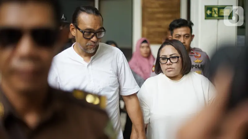 Pelawak Nunung dan Suaminya Dituntut 1,5 Tahun Penjara
