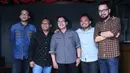15 lagu telah disiapkan dan dibawakan secara live akustik. Dari albumnya yang akan diaransemen ulang. (Nurwahyunan/Bintang.com)