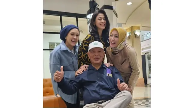 6 Potret Kenangan Angelina Sondakh dan Ayahnya, Meninggal Karena Serangan Jantung