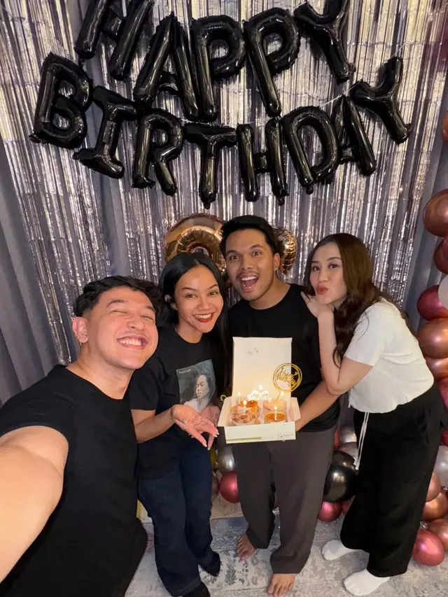 Para Publik Figur Hadir saat Kejutan Ulang Tahun Thariq Halilintar.