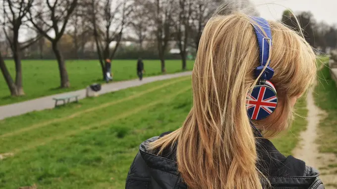 [Bintang] Ilustrasi Kesehatan Telinga