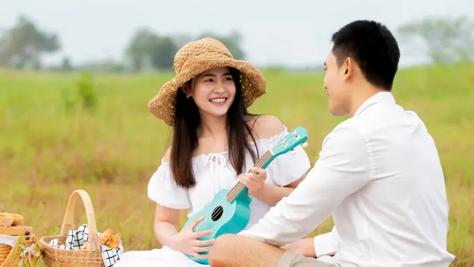 kencan bahagia couple