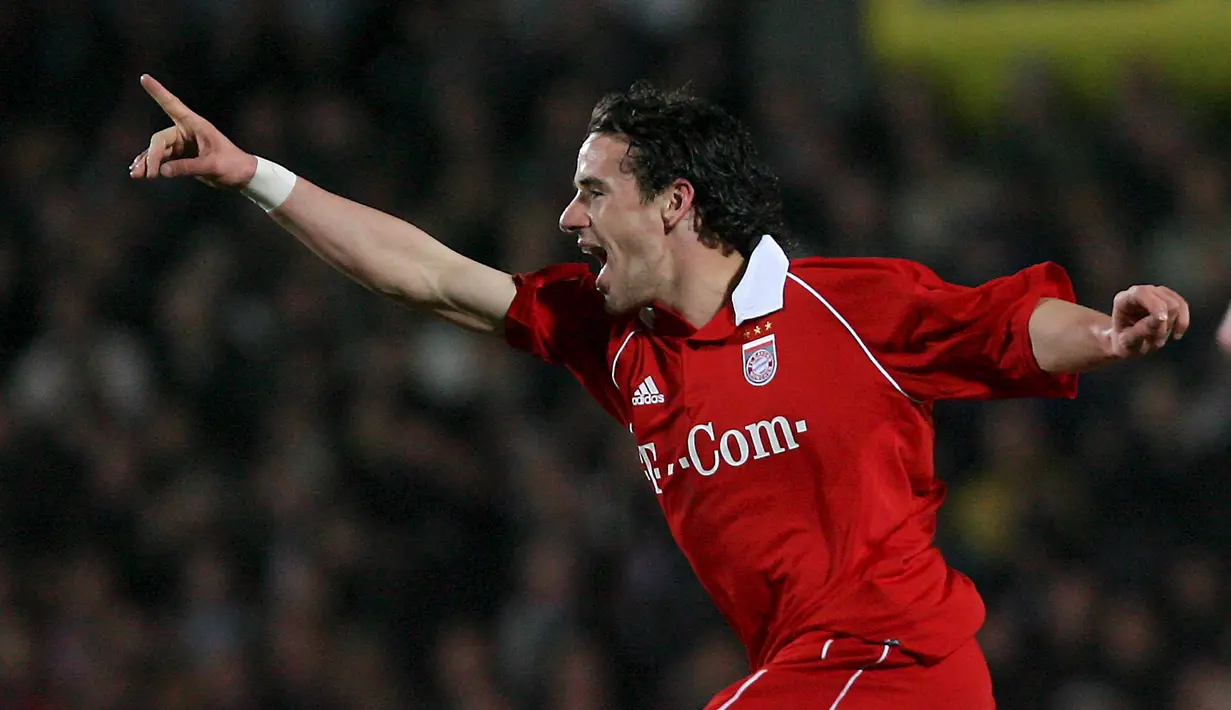 2. Owen Hargreaves, Manchester United, memulai karier sebagai winger namun kemudian posisinya berganti menjadi gelandang bertahan dan sukses membawa dirinya bersinar di Liga Jerman dan juga Inggris. (EPA/Maurizio Gambarini) 