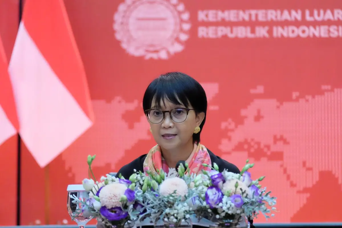 Menteri Luar Negeri Indonesia, Retno Marsudi, saat menghadiri press briefing yang digelar secara virtual pada Kamis (23/7/2020) oleh Kementerian Luar Negeri RI. (Photo credit: Kementerian Luar Negeri RI).