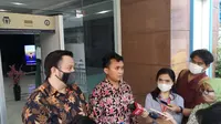 Komisioner KPU Idham Holik diadukan ke DKPP atas tuduhan melakukan intimidasi terhadap anggota KPUD. (Merdeka.com/Alma Fikhasari)