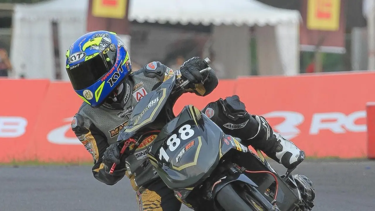 8 Potret Raya Kitty di Ajang Balap OnePrix Seri 3, Curi Perhatian