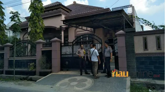 Polisi Kepung Kawanan Rampok di Rawa Mangun