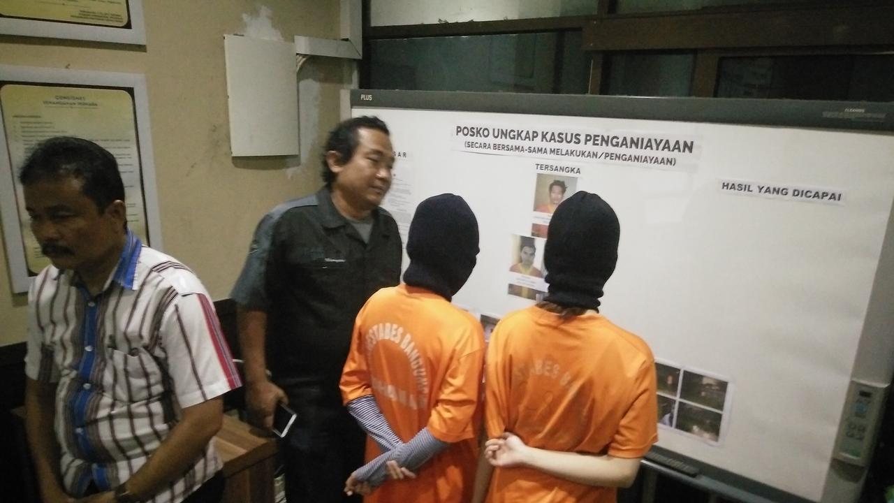 Mahasiswa Bandung Babak Belur Usai Pasang Status di Medsos