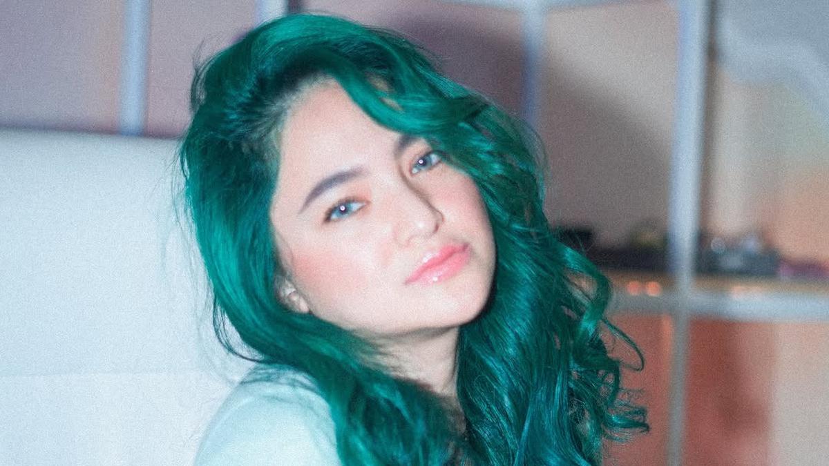 Gaya Rambut Baru Marshanda Bernuansa Hijau Emerald, Tampil Lebih Fresh