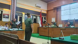Kopda Bazarsyah, pelaku utama penembakan 3 anggota Polres Way Kanan hingga tewas menjalani sidang dakwaan di Pengadilan Militer I-04 Palembang, Sumatera Selatan. Foto : (Istimewa).