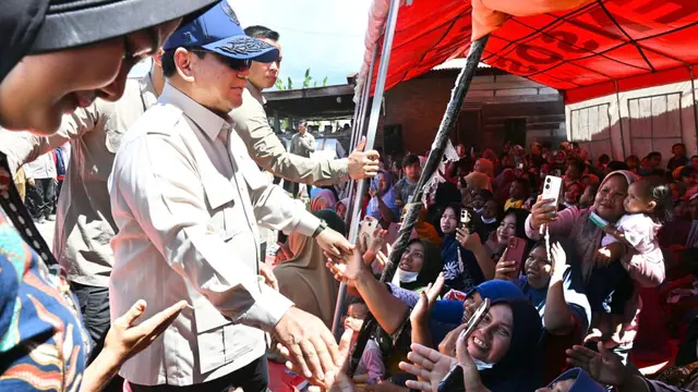 Prabowo Subianto kunjungi korban terdampak banjir di Aceh