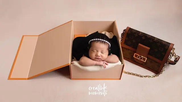 Potret anak kedua Kesha Ratuliu, Aisha Kaluna Letecia yang lahir Mei 2023 lalu (Foto: creatinkmoments via Instagram kesharatuliu05)