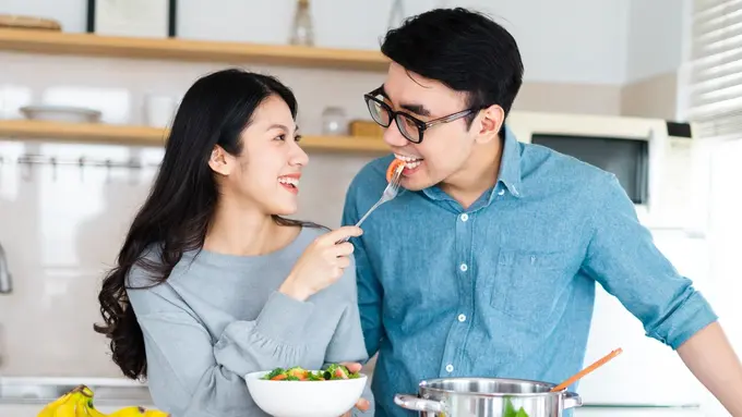 pasangan menikah pengantin baru