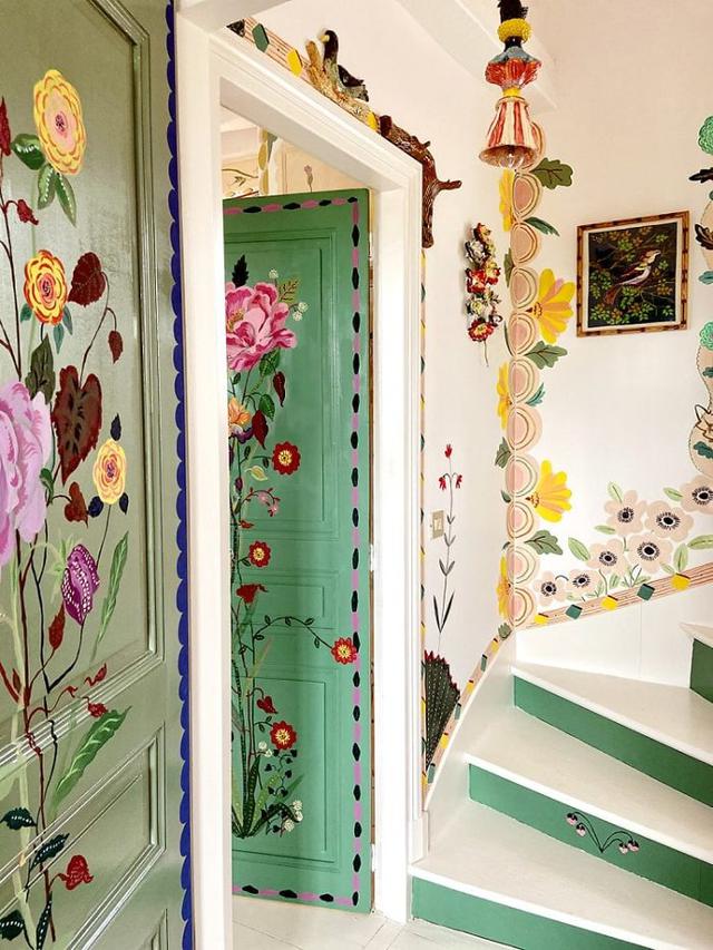 seniman lukis isi rumah