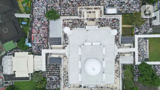 Sholat Idul Adha di Masjid Agung Al-Azhar