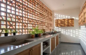 8 Inspirasi Dapur Belakang dengan Ventilasi Roster Sepanjang Dinding, Solusi Tanpa Bau dan Lembap