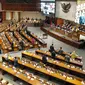 Suasana Rapat Paripurna Pelantikan Lodewijk F. Paulus sebagai Wakil Ketua DPR di Ruang Rapat Paripurna, Jakarta, Kamis (30/9/2021). Lodewijk F. Paulus dilantik sebagai Wakil Ketua DPR Bidang Politik dan Keamanan menggantikan Azis Syamsuddin. (Liputan6.com/Johan Tallo)