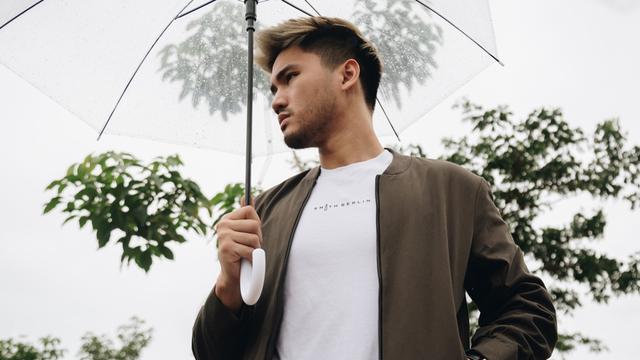 Pakaian Pria Produksi Lokal yang Berkualitas dengan Harga Terjangkau