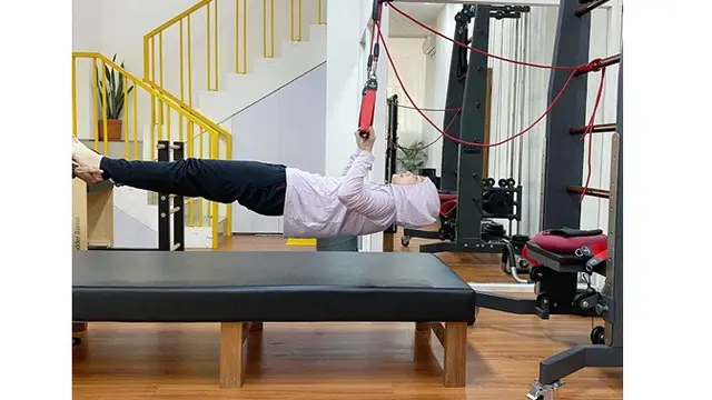 Punya Hobi Baru, Ini 5 Potret Melody Eks JKT48 saat Lakukan Pilates