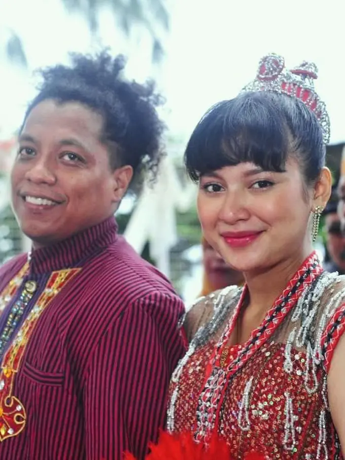 Indah Permatasari dan Arie Kriting