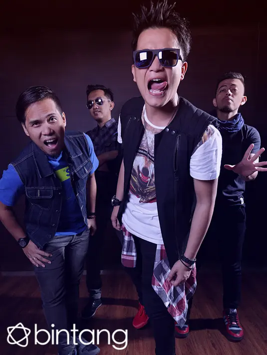 Sempat berganti vokalis, Drive kini mantap dengan menggaet Tirta sebagai vokalis baru. (Febio Hernanto/Bintang.com)