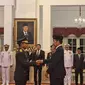 Presiden Joko Widodo atau Jokowi melantik Jenderal Agus Subiyanto menjadi Panglima TNI di Istana Negara Jakarta, Rabu (22/11/2023). (Liputan6.com/Lizsa Egeham)