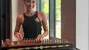 Tak hanya itu saja, dalam ajang Miss Supernational 2024, dirinya juga menampilkan balatnya dalam bermain kecapi. Melalui akun Instagram, Harashta juga memperlihatkan kecapi yang dibawanya ke Polandia. (Liputan6.com/IG/@harashtata)